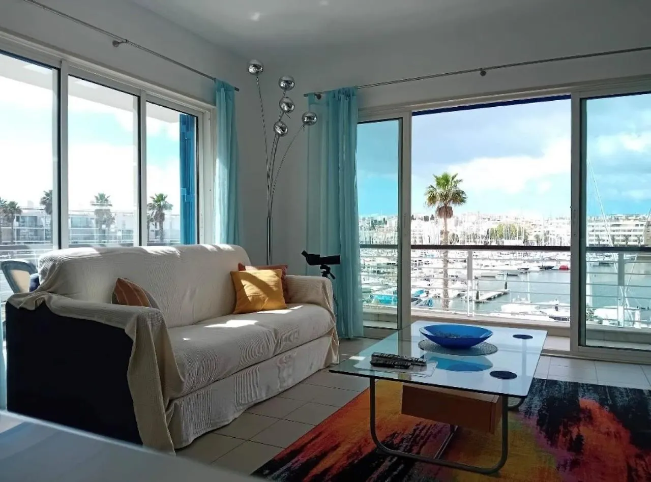 Marina Apartment With Pool Access Lagos